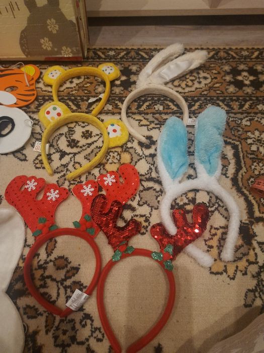 Новорічні  маски та прикраси