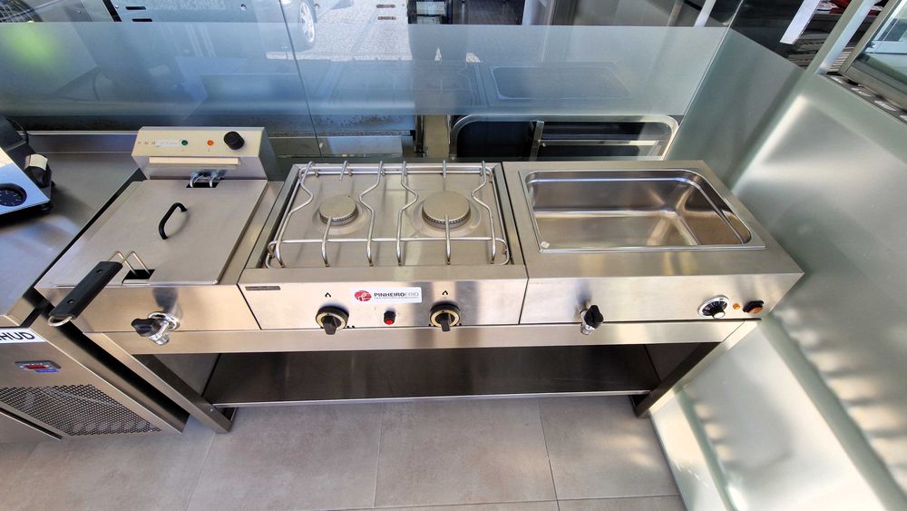 Conjunto completo – fritadeira, fogão, banho maria e móvel de apoio