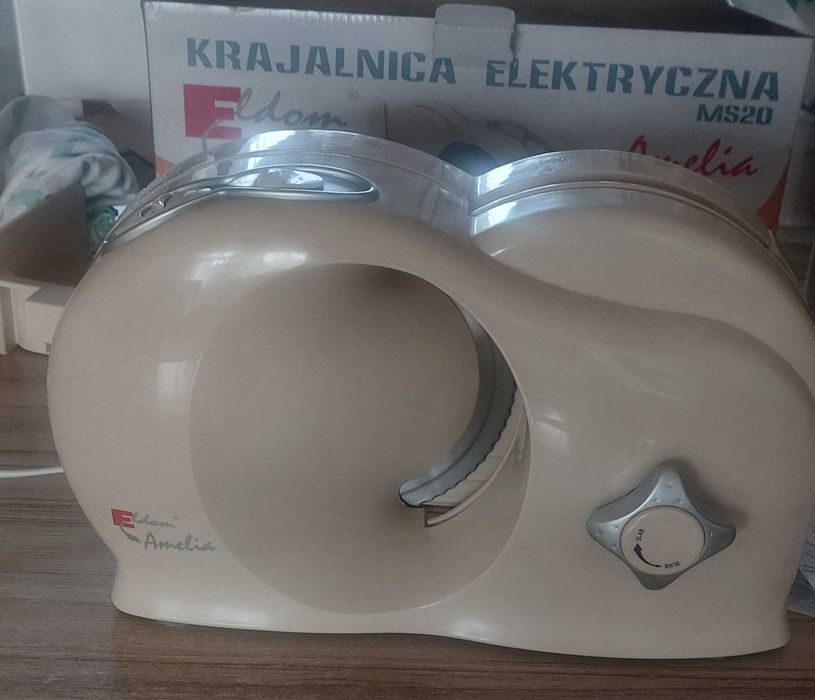 Elektryczna krajalnica do pieczywa,wędlin.