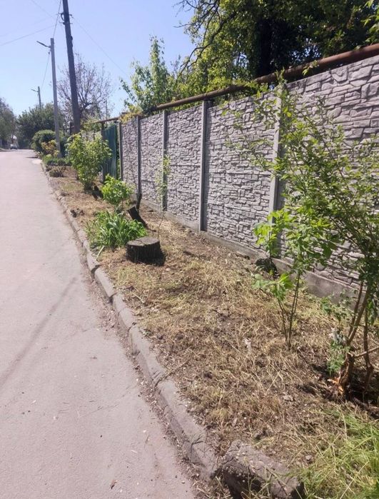 Прибирання ділянок, дворів,покос трави