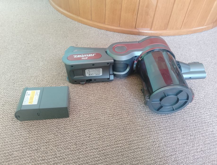 Пилосос Zelmer вертикальний акумуляторний