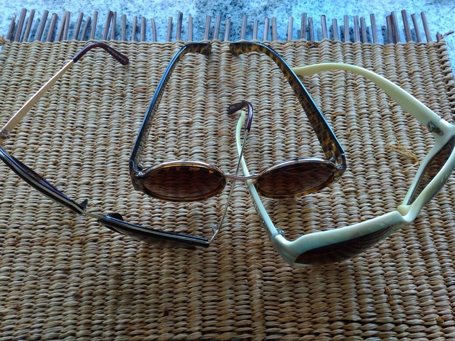 3 pares de óculos de sol