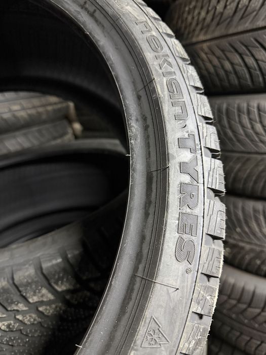Зимові шини 4шт 235/35R20 92W XL Nokian SNOWPROOF 1