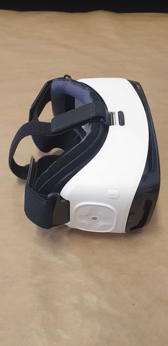 Okulary VR Samsung GearVR z kontrolerem pilotem