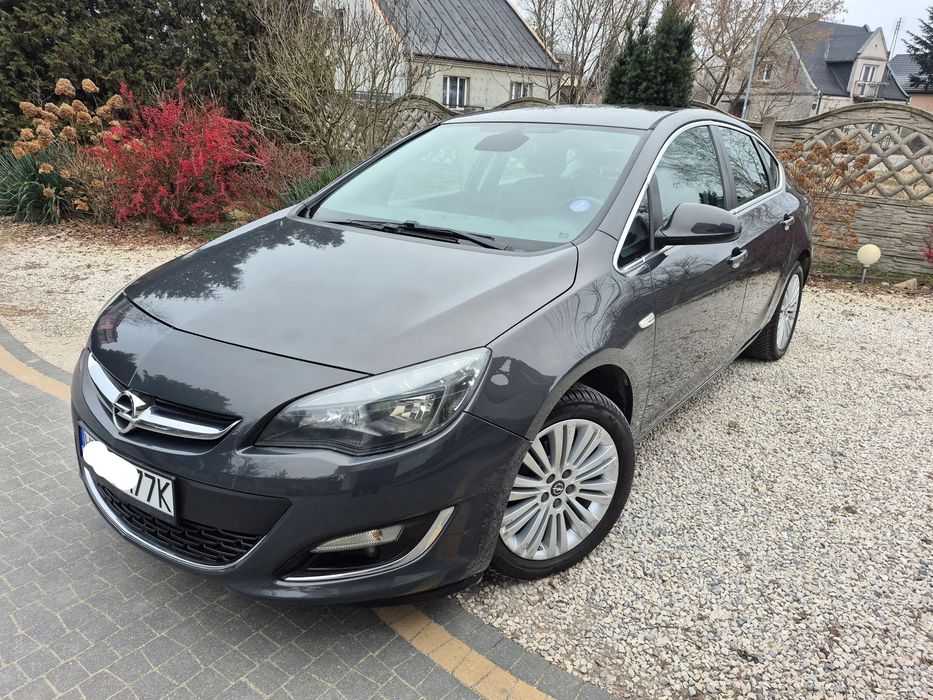Opel Astra 1.4 TURBO 140 km COSMO Nawigacja światła LED 6 biegów Tempomat
