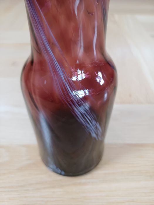 Wazon, flakon szklany fioletowy