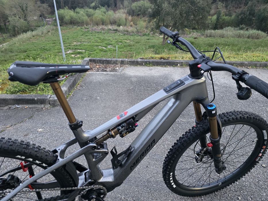 Bicicleta eletrica de topo