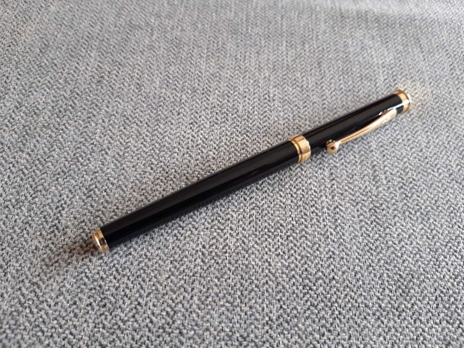 Caneta de tinta permanente