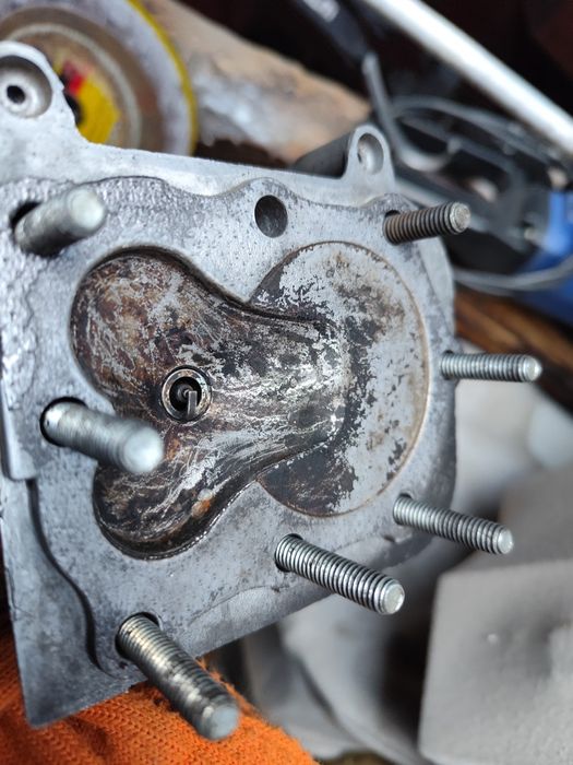 Головка цилиндра газонокосилки Briggs Stratton  625 series (190cc)