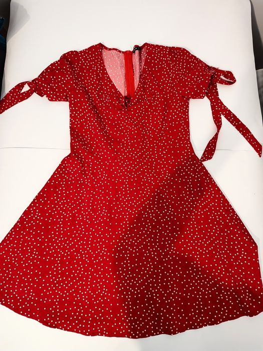 Shein czerwona sukienka w kropki M 38