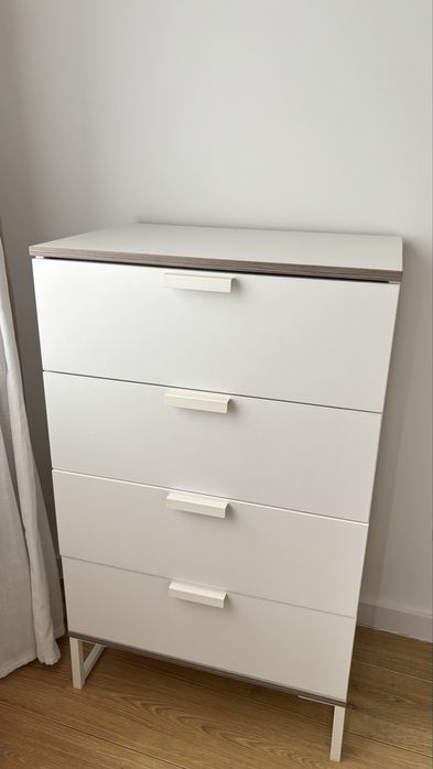 Roupeiro + cómoda Ikea