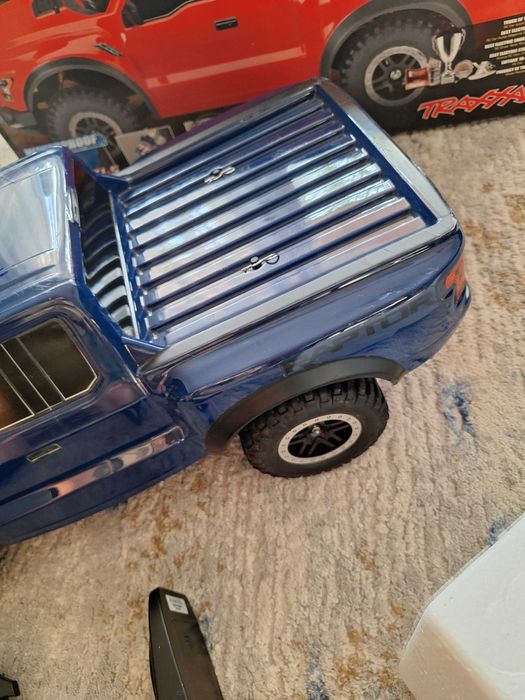 Samochód RC Traxxas Raptor po modyfikacjach 1/10