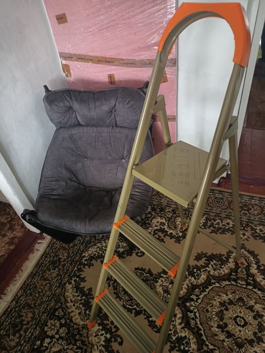 Продам стремянку для дома