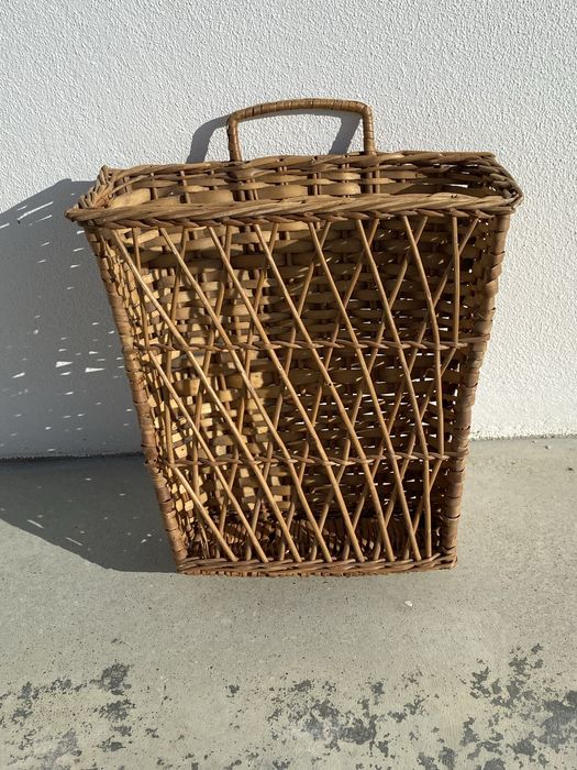 Livreiro de parede em vime