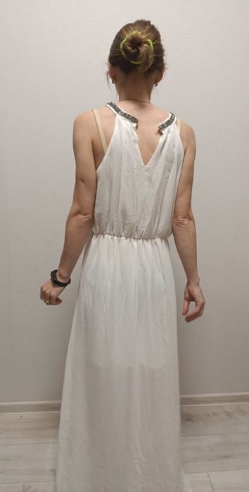 Біле шифонове плаття, сукня