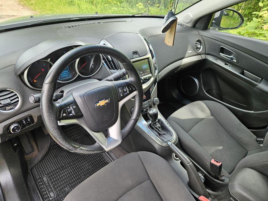 Chevrolet Cruze 2013  рік 1.7 дизель для військових