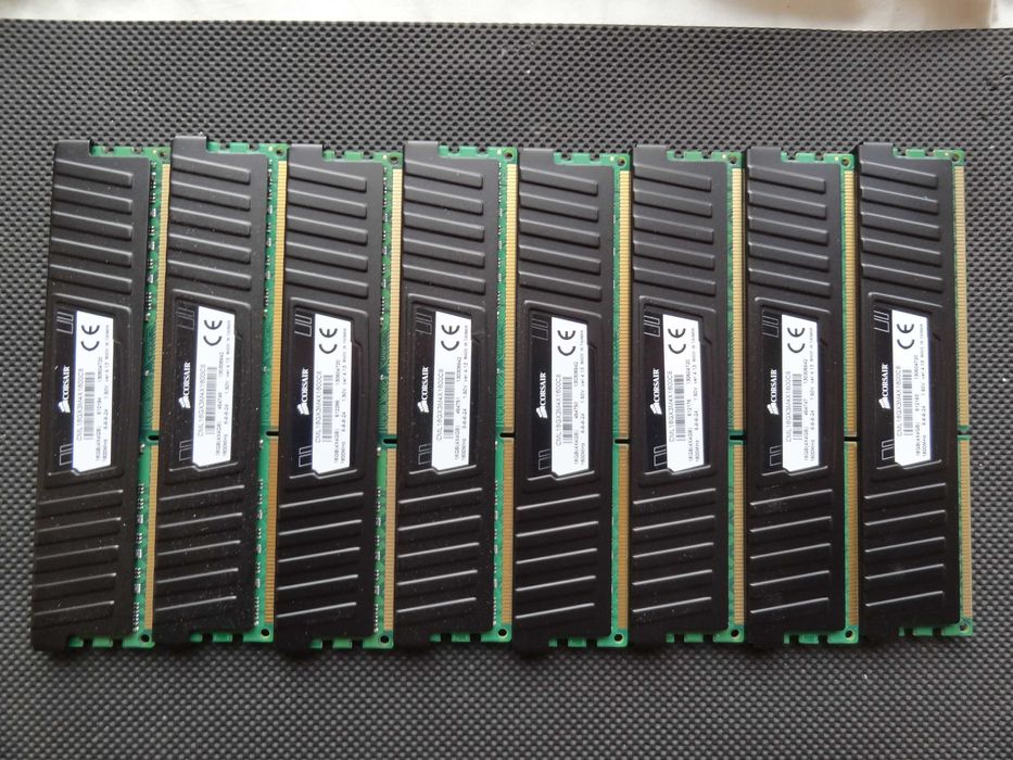 Память Corsair Vengeance DDR3 16Gb (4*4Gb) PC-1600