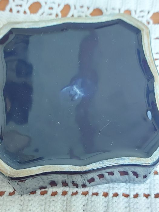 Caixa e cinzeiro em porcelana azul cobalto