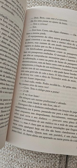 L.S. Hilton - Domina