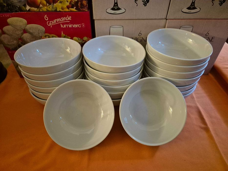 Pratos de Porcelana - Jantar, Sopa e Sobremesa - Na compra de 10 pratos ( ofereço 1 prato )