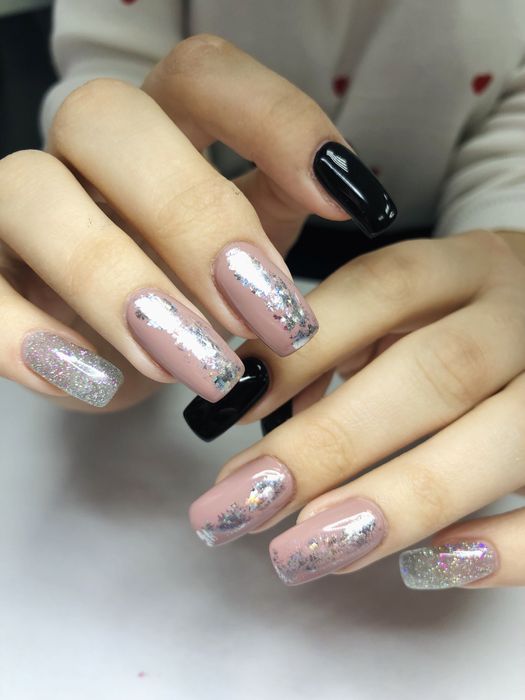 Манікюр- педикюр , фарбування - корекція брів