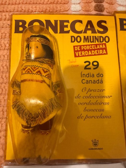 Bonecas de porcelana