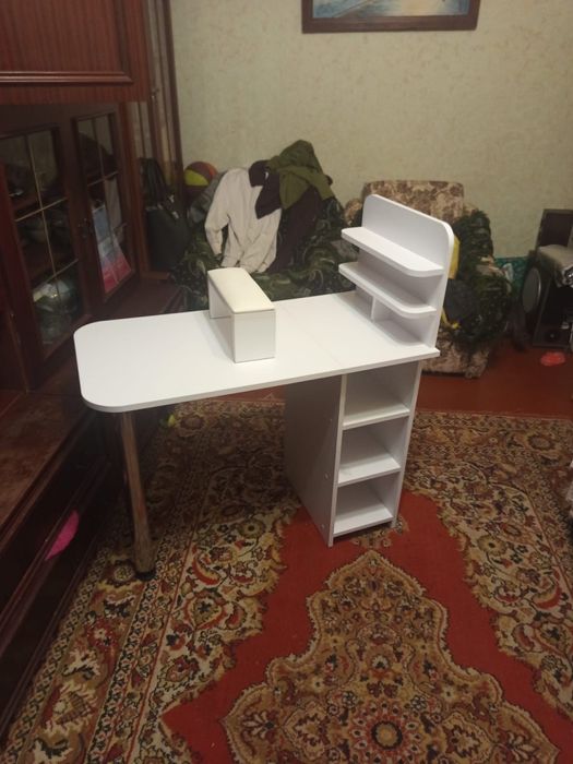 Манікюрний стол Сонячний