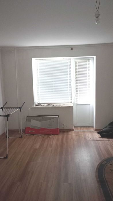 Велика трикімнатна квартира район Сільхозтехніка