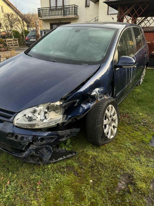 VW Golf 5 po wypadku