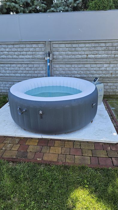 Jacuzzi ogrodowe lay spa