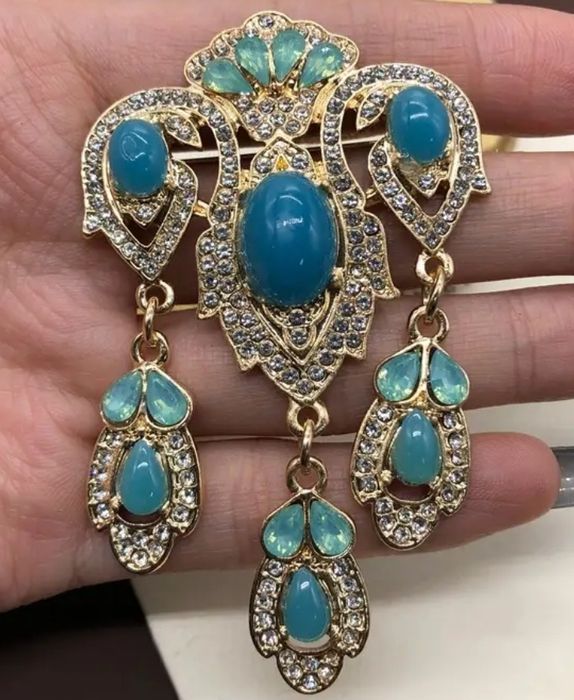 Piękna bogatozdobiona broszka przypinka Góralska dla Bacy Gaździny.