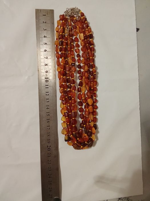 . Янтарні буси непаліро