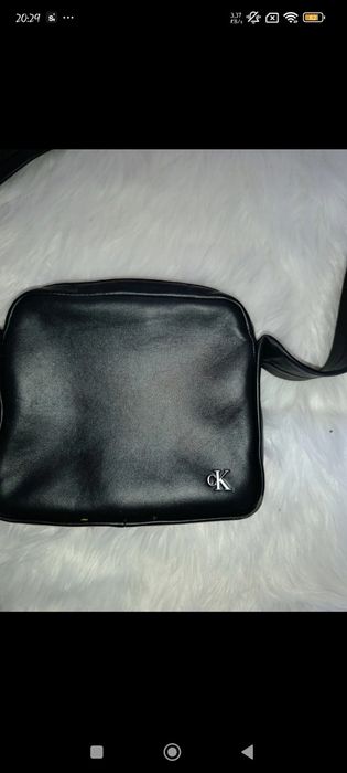 Calvin Klein mała torebka listonoszka damska