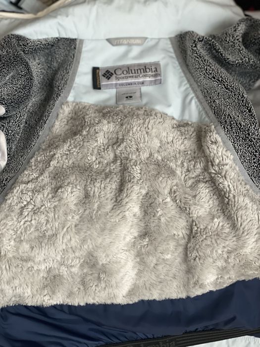 Лижний костюм Columbia  , розмір  М, з шапкою в комплекті.