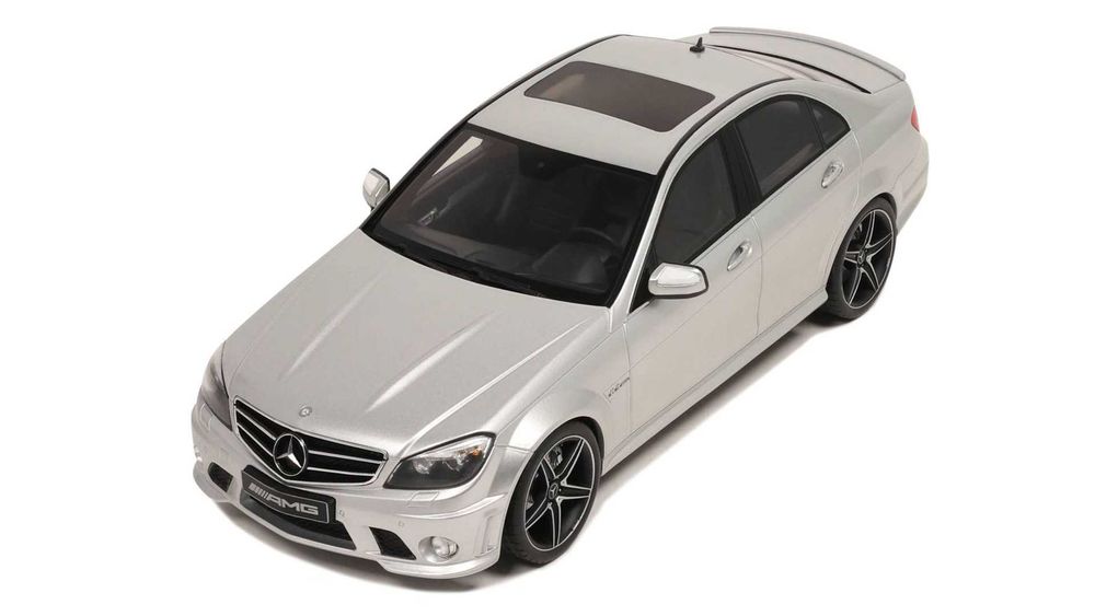 Model 1:18 GT Spirit Mercedes-Benz C-Class C63 AMG 2008 silver (GT462)