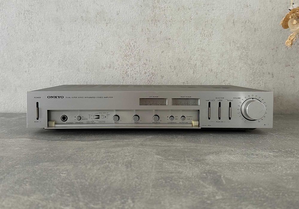 Вінтажний підсилювач Onkyo A-15 Япония (фонокоректор / БЖ 300 Вт)