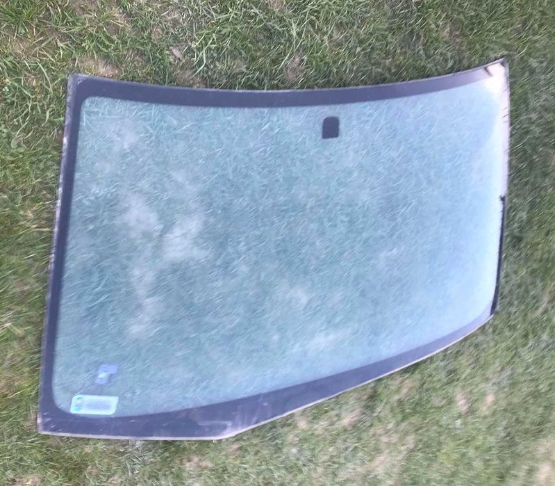 Стекла скло дверей форточки заднє скло Лансер 9 універсал седан