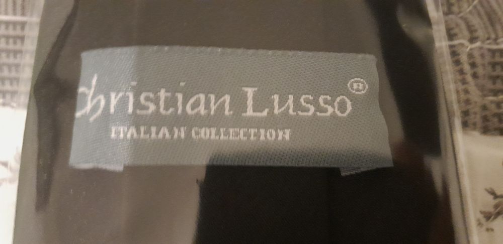 Elegancki czarny krawat