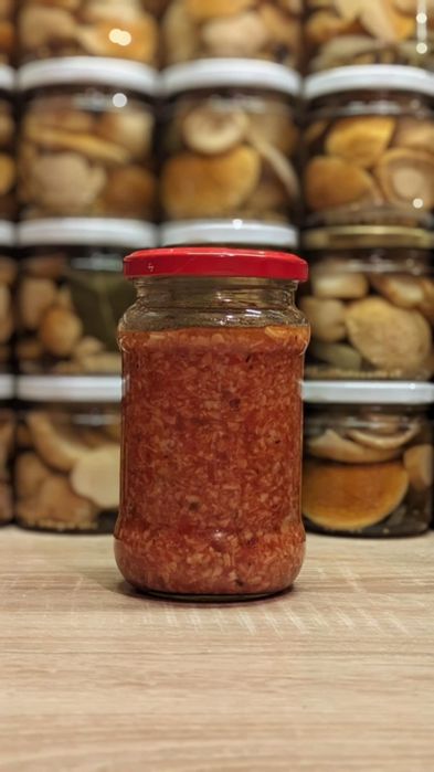 Sos a'la boloński z żółciaka siarkowego, 300ml, produkt wegański.