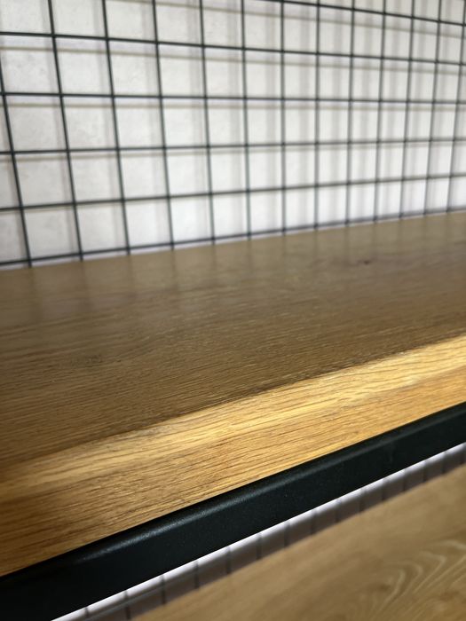 Regał industrialny z litego dębu i metalu