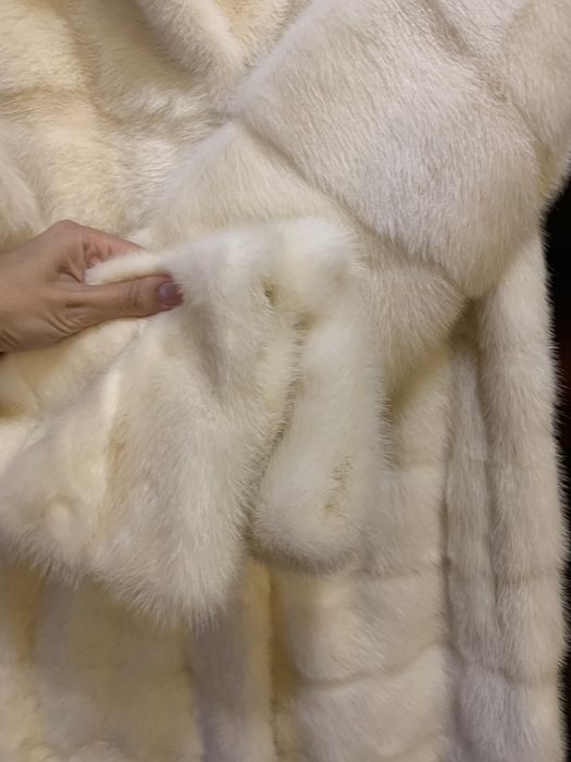 Шуба біла натуральне хутро норка