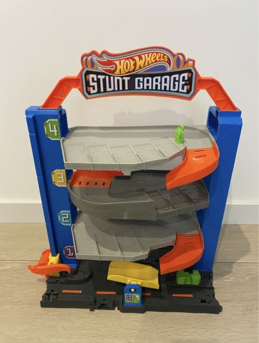 Гараж Hot Wheels