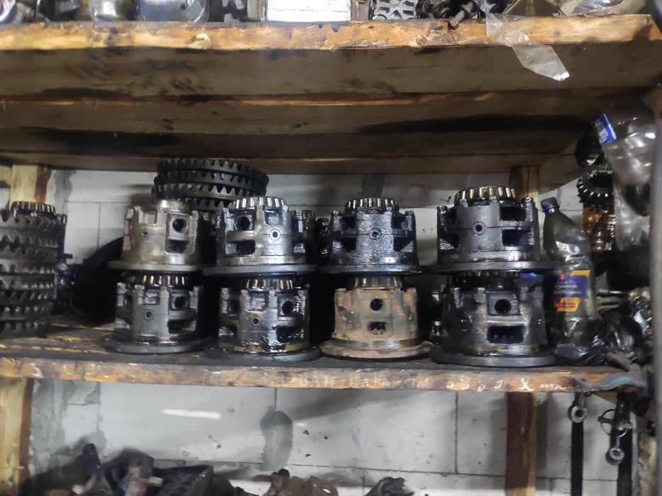 Диски мтз 80 50  стакани циліндричка полуося все по мтз диференціали..