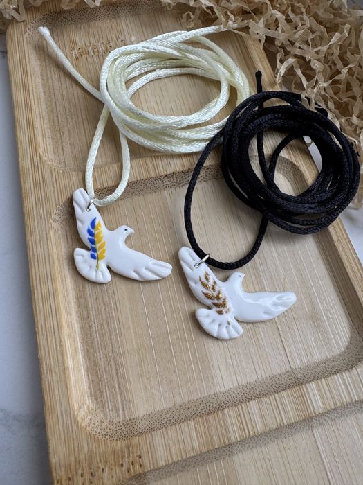 Голуб голубка чокер підвіска коник баранець каштан дерево птах пташка