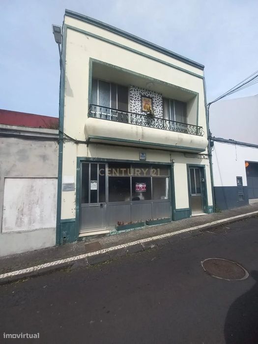 Moradia em Ponta Delgada- 395.000€