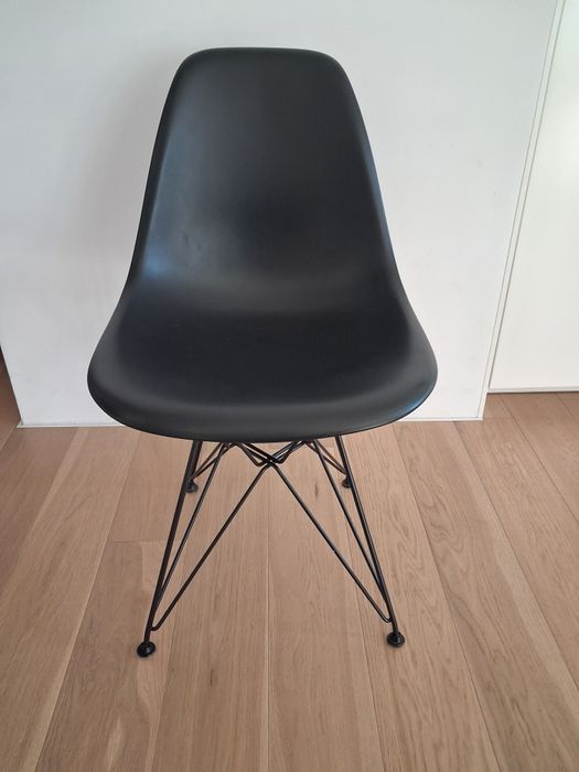 Krzesło Vitra Eames DSR
