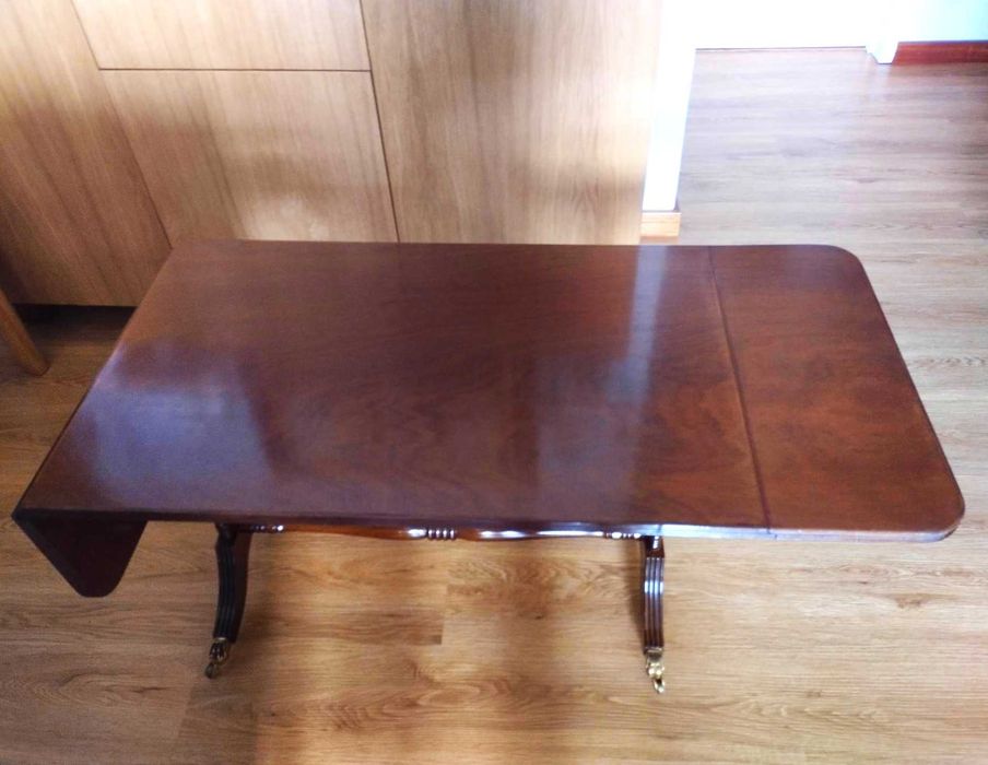 Mesa de centro "Cayres" em Latão e Mogno (estilo inglês)