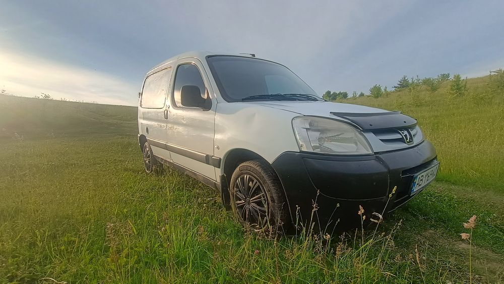 Авто Пежо партнер 1.9 дизель груз 2008 року