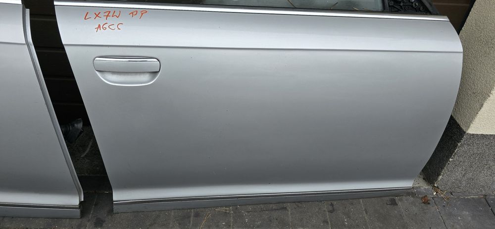 Drzwi prawy przód Audi A6 C6 LX7W