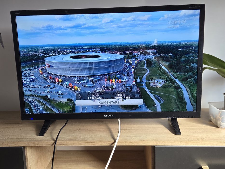 SHARP 32cale cieniutki z dekoderem do telewizji